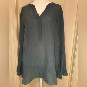 Simply Vera Bell Sleeve Top